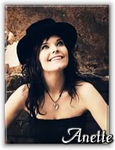 Anette Olzon (vocal)