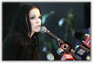 Tarja 記者会見