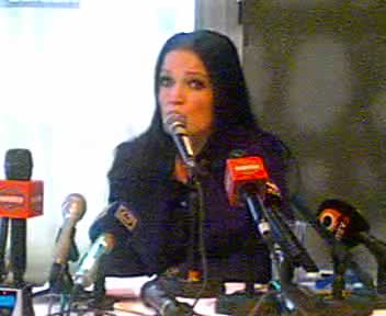 Tarja 記者会見